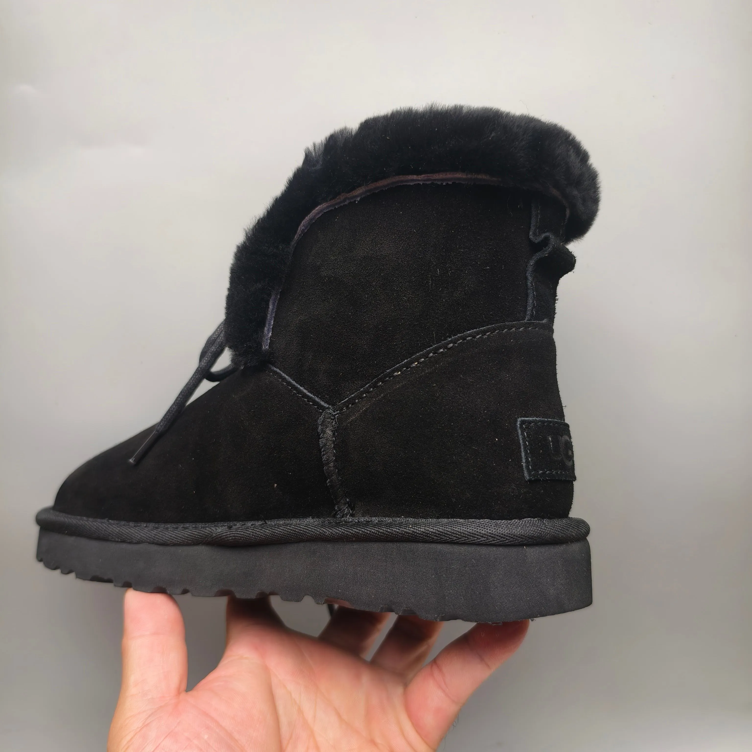 💰520 UGG sheepskin all-in-one snow boots 4576 mid-calf lace-up casual women's shoes Color: Gray Maroon Black Matching Size: 35-40